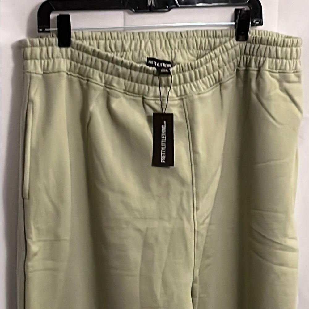 PrettyLittleThing Sage Straight Leg Joggers